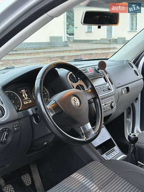 Позашляховик / Кросовер Volkswagen Tiguan 2009 в Ізяславі