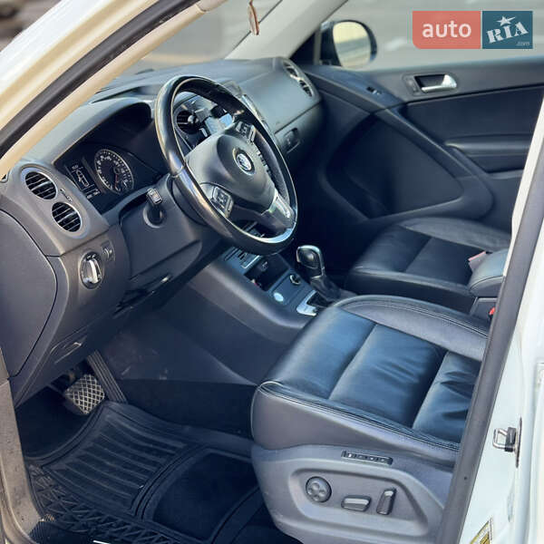 Внедорожник / Кроссовер Volkswagen Tiguan 2016 в Киеве