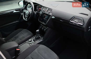 Позашляховик / Кросовер Volkswagen Tiguan 2018 в  фото 54 Позашляховик / Кросовер Volkswagen Tiguan 2018 в