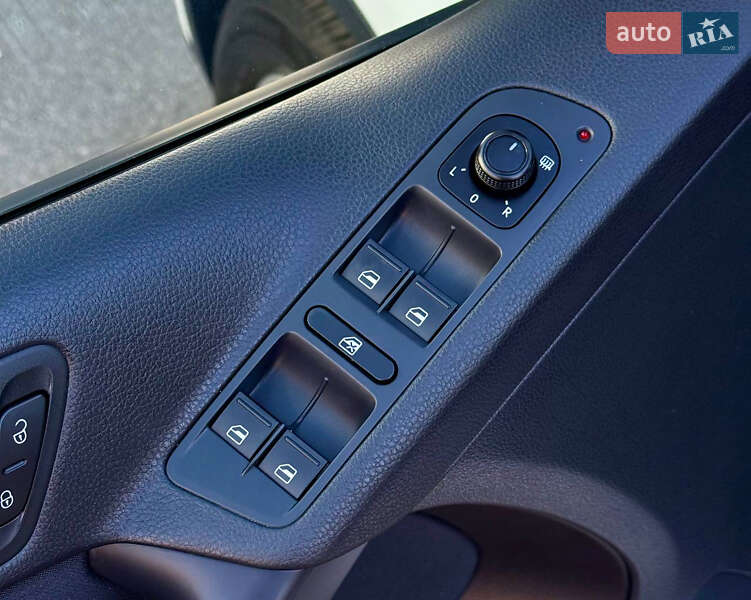 Внедорожник / Кроссовер Volkswagen Tiguan 2016 в Киеве фото 19 Внедорожник / Кроссовер Volkswagen Tiguan 2016 в Киеве