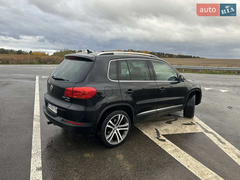 Внедорожник / Кроссовер Volkswagen Tiguan 2012 в Городке