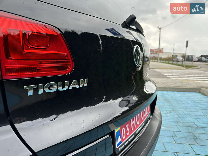 Внедорожник / Кроссовер Volkswagen Tiguan 2017 в Луцке