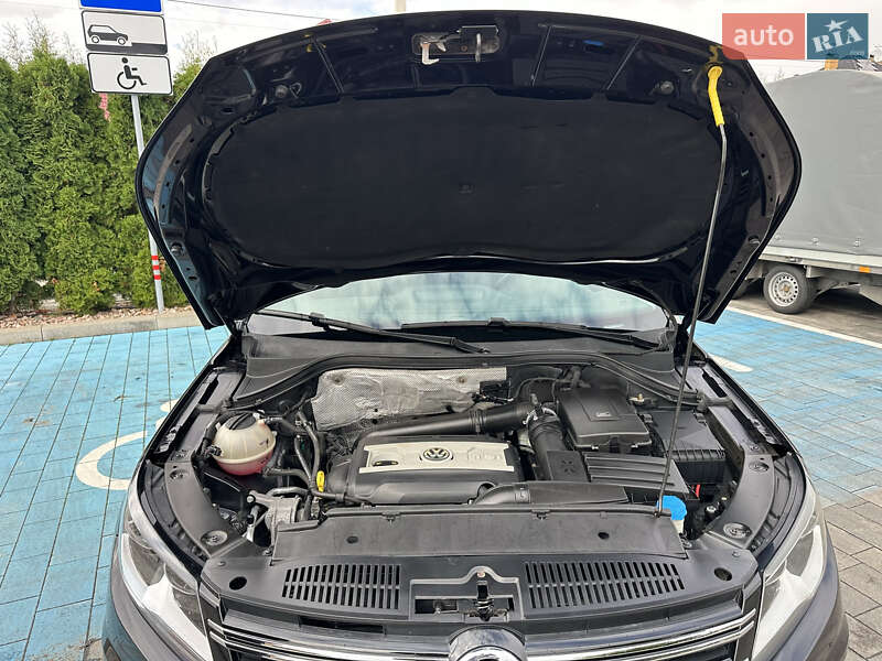 Внедорожник / Кроссовер Volkswagen Tiguan 2017 в Луцке