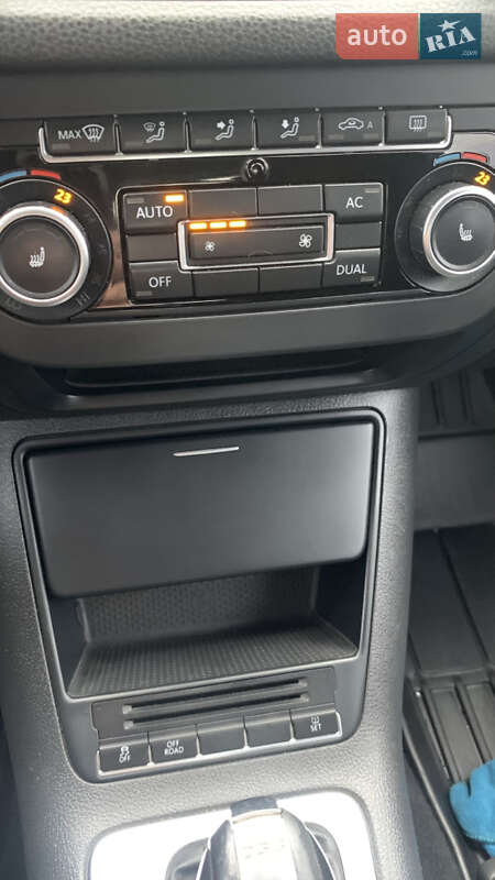 Позашляховик / Кросовер Volkswagen Tiguan 2011 в Новій Водолагі