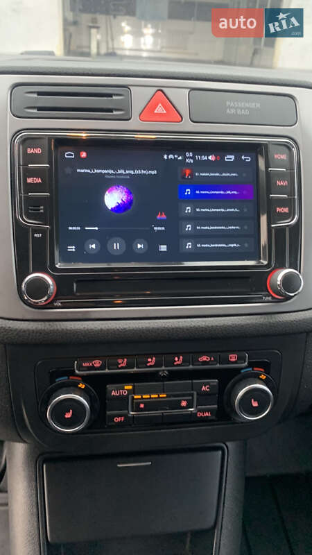 Позашляховик / Кросовер Volkswagen Tiguan 2011 в Новій Водолагі