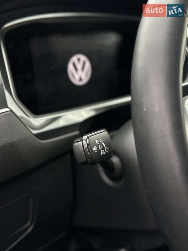 Позашляховик / Кросовер Volkswagen Tiguan 2022 в Рівному