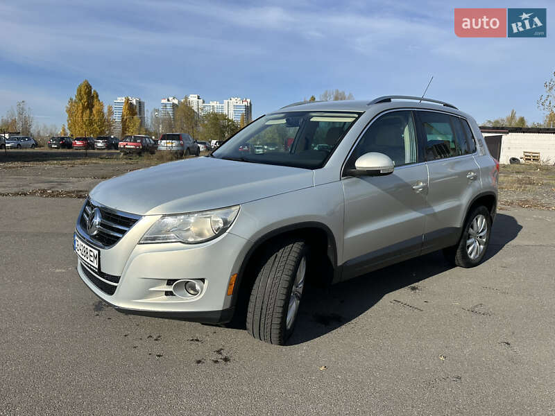 Внедорожник / Кроссовер Volkswagen Tiguan 2010 в Киеве