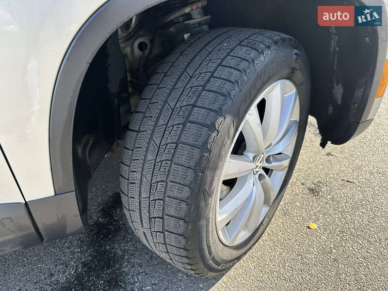 Внедорожник / Кроссовер Volkswagen Tiguan 2010 в Киеве