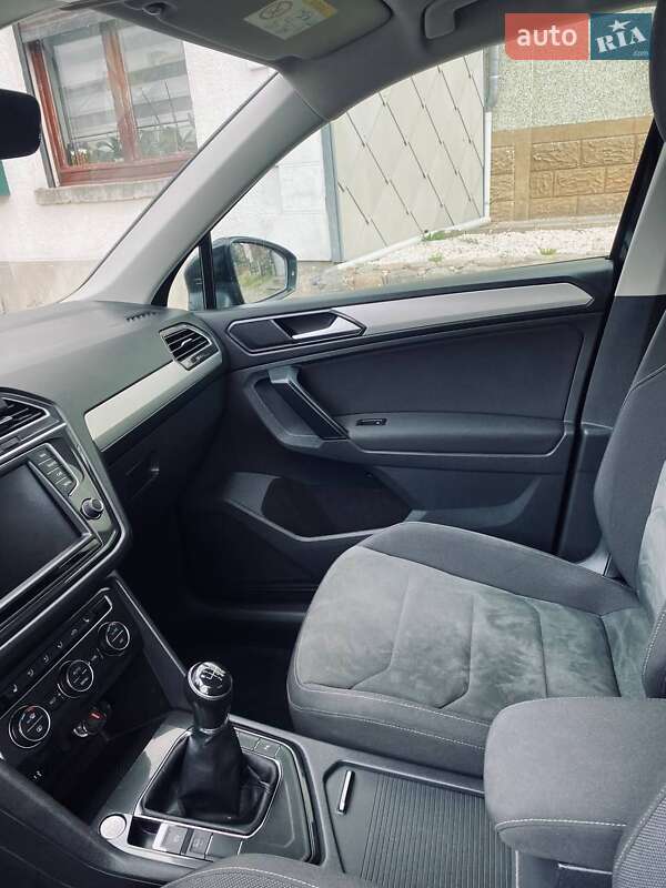 Внедорожник / Кроссовер Volkswagen Tiguan 2017 в Черновцах фото 9 Внедорожник / Кроссовер Volkswagen Tiguan 2017 в Черновцах
