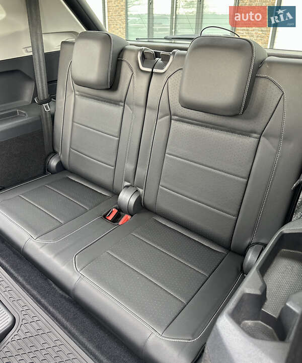 Внедорожник / Кроссовер Volkswagen Tiguan 2021 в Тернополе