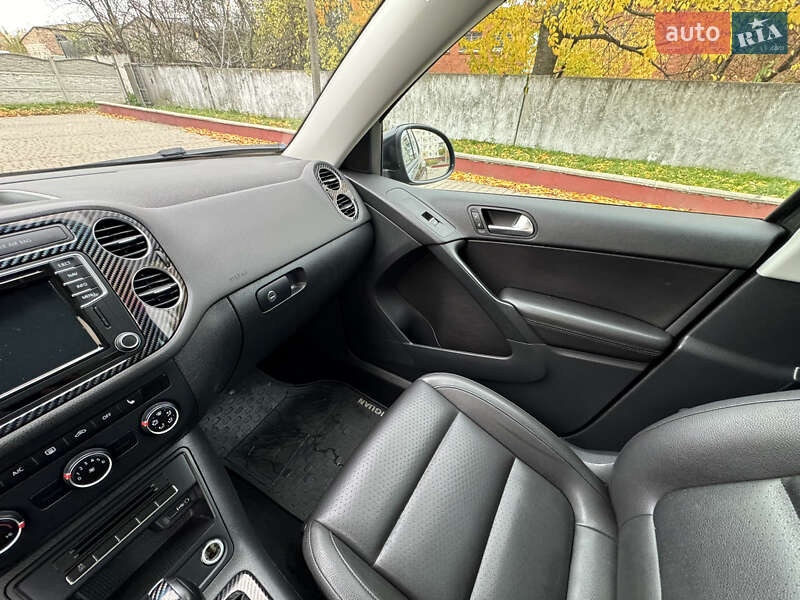 Позашляховик / Кросовер Volkswagen Tiguan 2015 в Дубні