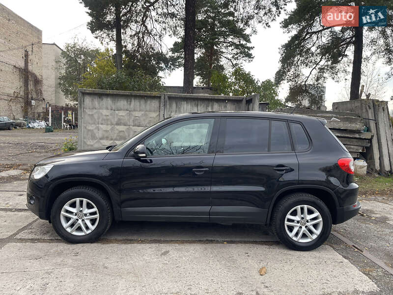 Внедорожник / Кроссовер Volkswagen Tiguan 2010 в Киеве