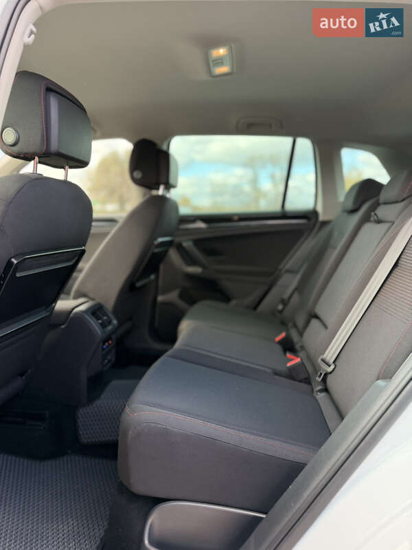 Внедорожник / Кроссовер Volkswagen Tiguan 2017 в Киеве фото 16 Внедорожник / Кроссовер Volkswagen Tiguan 2017 в Киеве