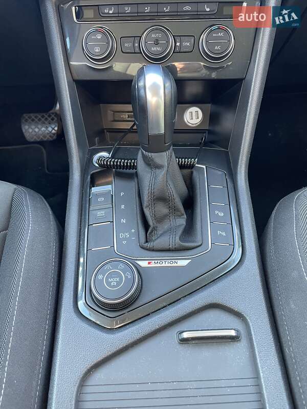 Внедорожник / Кроссовер Volkswagen Tiguan 2019 в Киеве