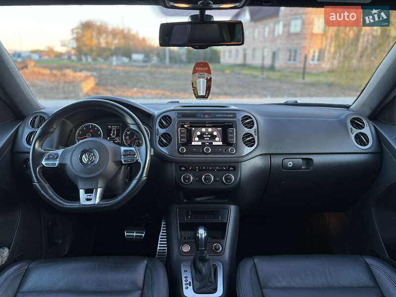 Внедорожник / Кроссовер Volkswagen Tiguan 2015 в Черновцах