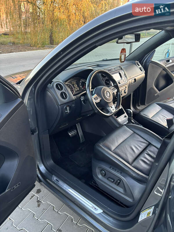 Внедорожник / Кроссовер Volkswagen Tiguan 2015 в Черновцах