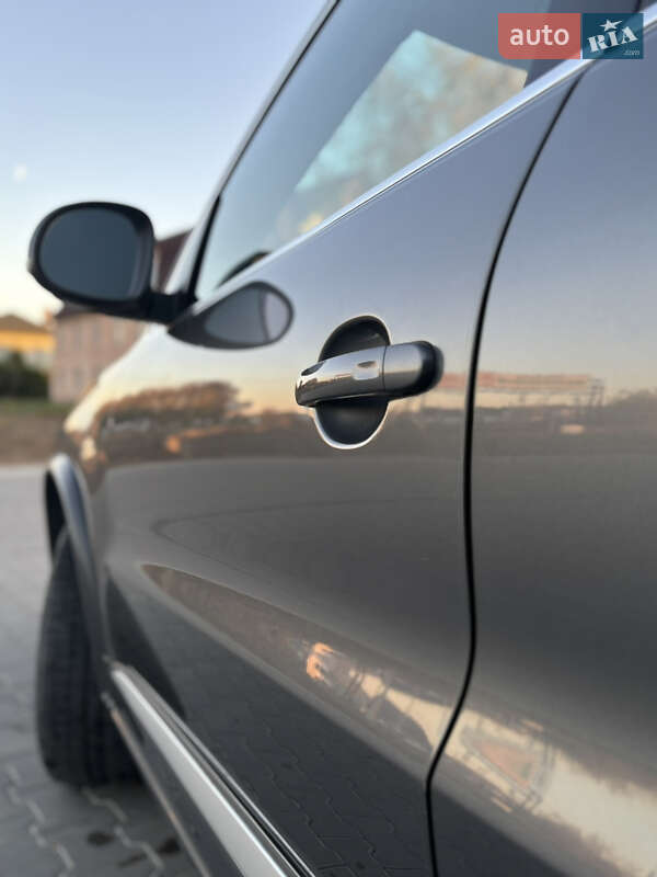 Внедорожник / Кроссовер Volkswagen Tiguan 2015 в Черновцах