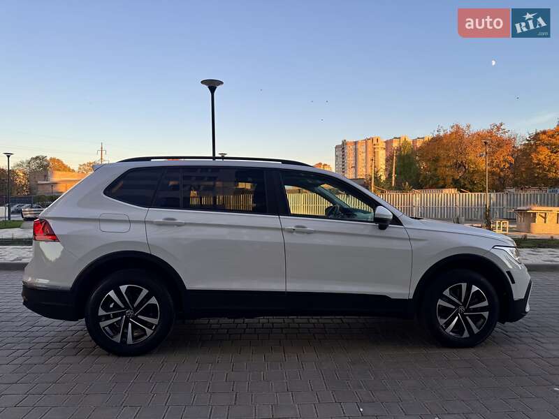 Позашляховик / Кросовер Volkswagen Tiguan 2022 в Одесі