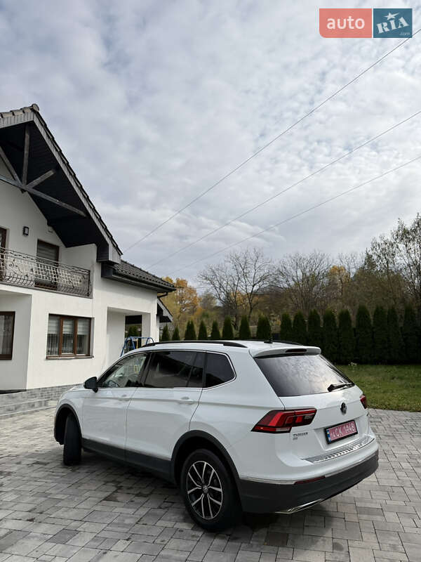 Внедорожник / Кроссовер Volkswagen Tiguan 2021 в Сваляве