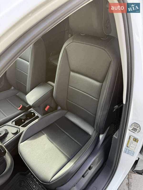 Внедорожник / Кроссовер Volkswagen Tiguan 2021 в Сваляве