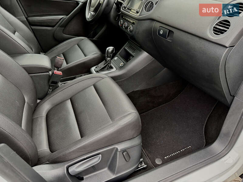 Позашляховик / Кросовер Volkswagen Tiguan 2016 в Кам'янець-Подільському