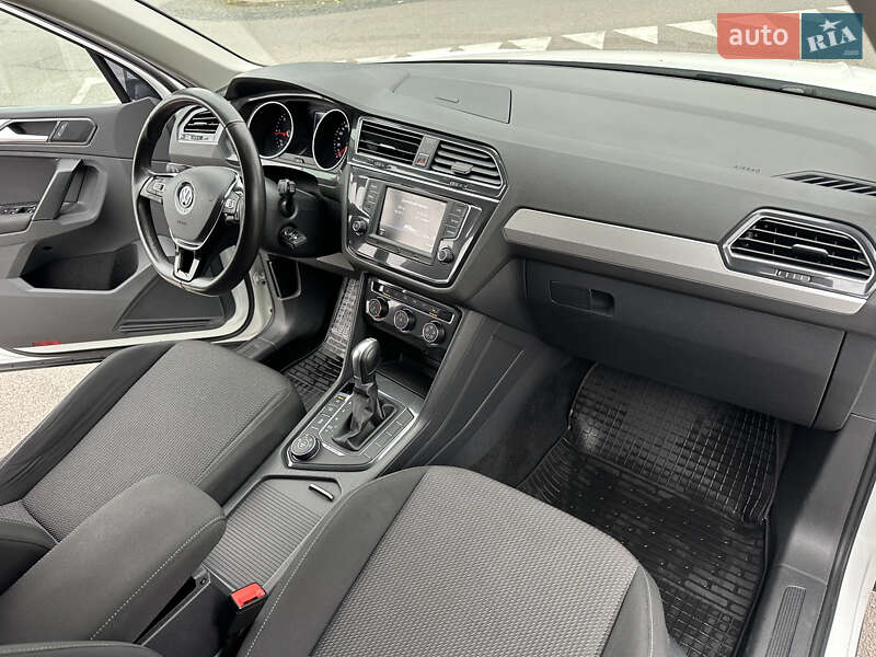 Позашляховик / Кросовер Volkswagen Tiguan 2017 в Києві