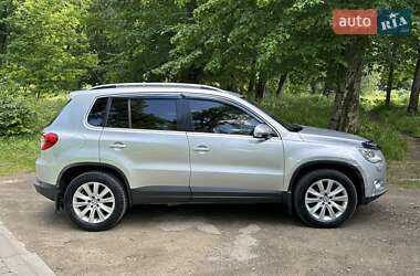 Внедорожник / Кроссовер Volkswagen Tiguan 2010 в Львове