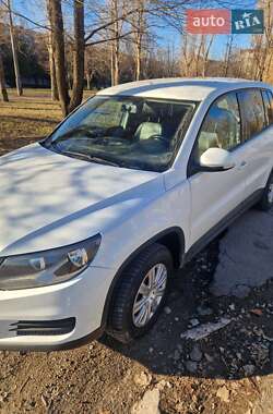 Позашляховик / Кросовер Volkswagen Tiguan 2015 в Кривому Розі