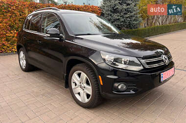 Позашляховик / Кросовер Volkswagen Tiguan 2015 в Рівному