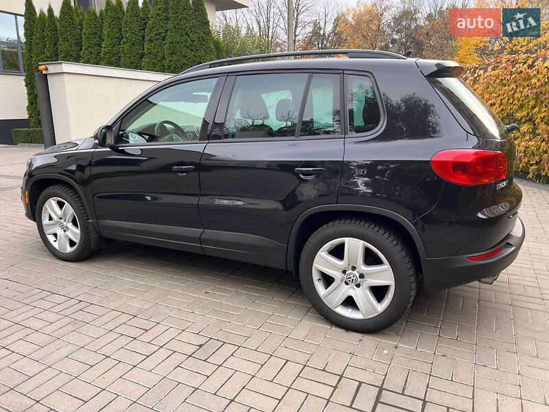 Внедорожник / Кроссовер Volkswagen Tiguan 2015 в Ровно