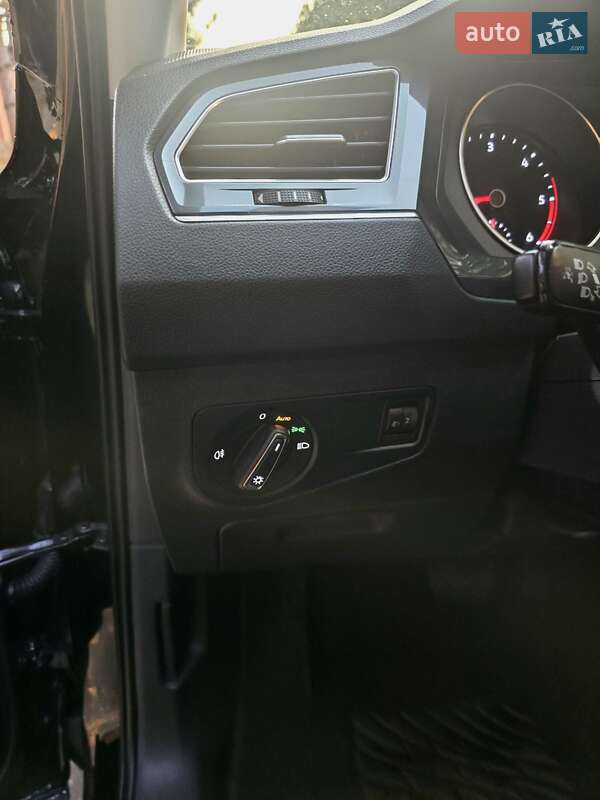 Внедорожник / Кроссовер Volkswagen Tiguan 2017 в Днепре фото 31 Внедорожник / Кроссовер Volkswagen Tiguan 2017 в Днепре