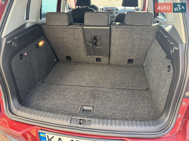 Внедорожник / Кроссовер Volkswagen Tiguan 2011 в Киеве