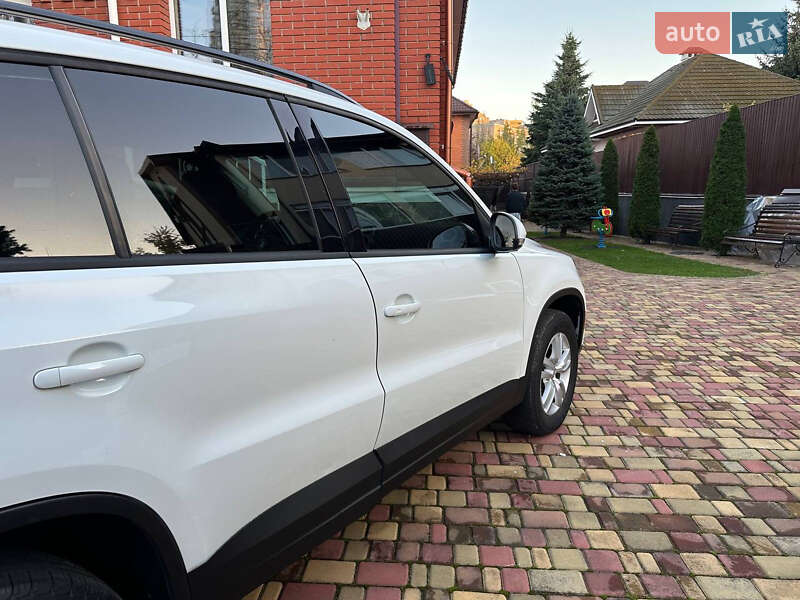 Внедорожник / Кроссовер Volkswagen Tiguan 2016 в Киеве