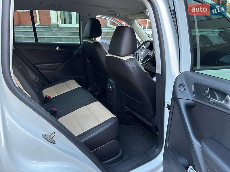 Внедорожник / Кроссовер Volkswagen Tiguan 2016 в Киеве