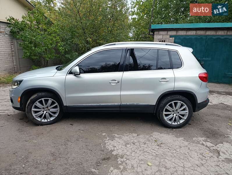 Внедорожник / Кроссовер Volkswagen Tiguan 2011 в Кривом Роге