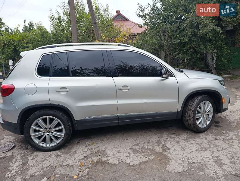 Внедорожник / Кроссовер Volkswagen Tiguan 2011 в Кривом Роге