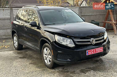 Позашляховик / Кросовер Volkswagen Tiguan 2016 в Рівному