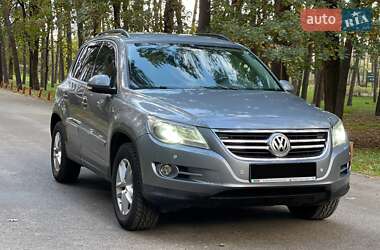 Позашляховик / Кросовер Volkswagen Tiguan 2011 в Києві