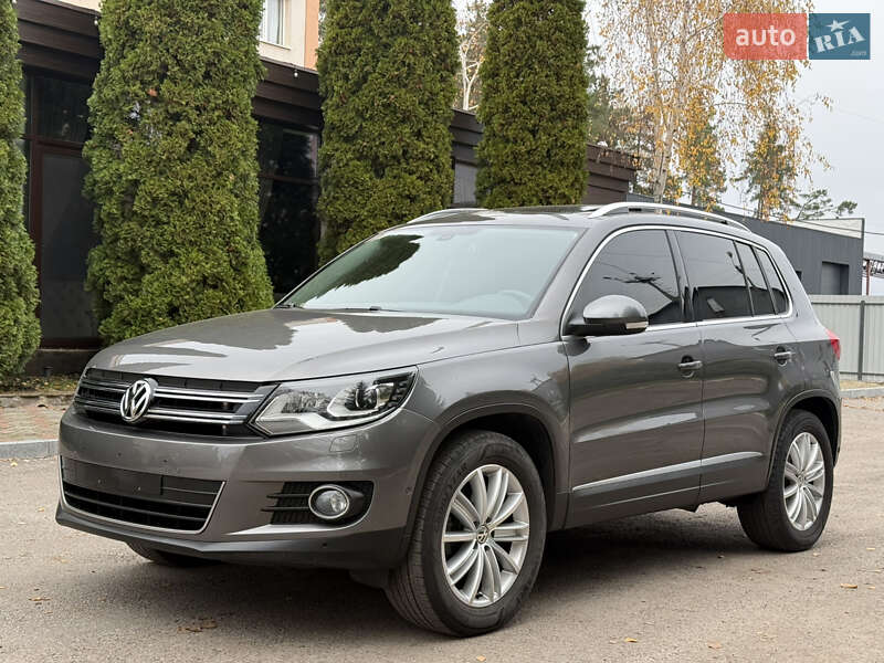 Внедорожник / Кроссовер Volkswagen Tiguan 2016 в Краснограде фото 2 Внедорожник / Кроссовер Volkswagen Tiguan 2016 в Краснограде