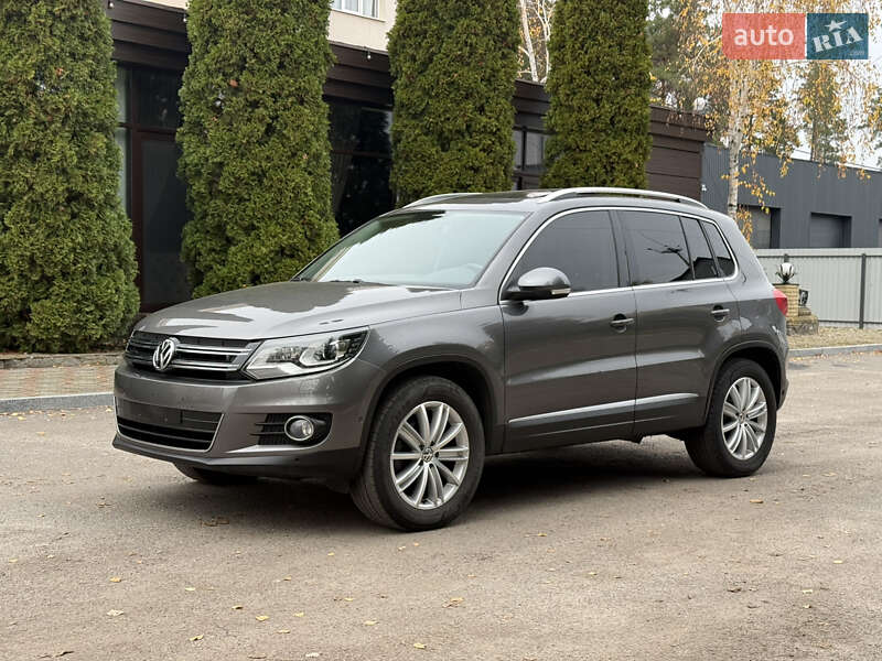 Внедорожник / Кроссовер Volkswagen Tiguan 2016 в Краснограде фото 8 Внедорожник / Кроссовер Volkswagen Tiguan 2016 в Краснограде
