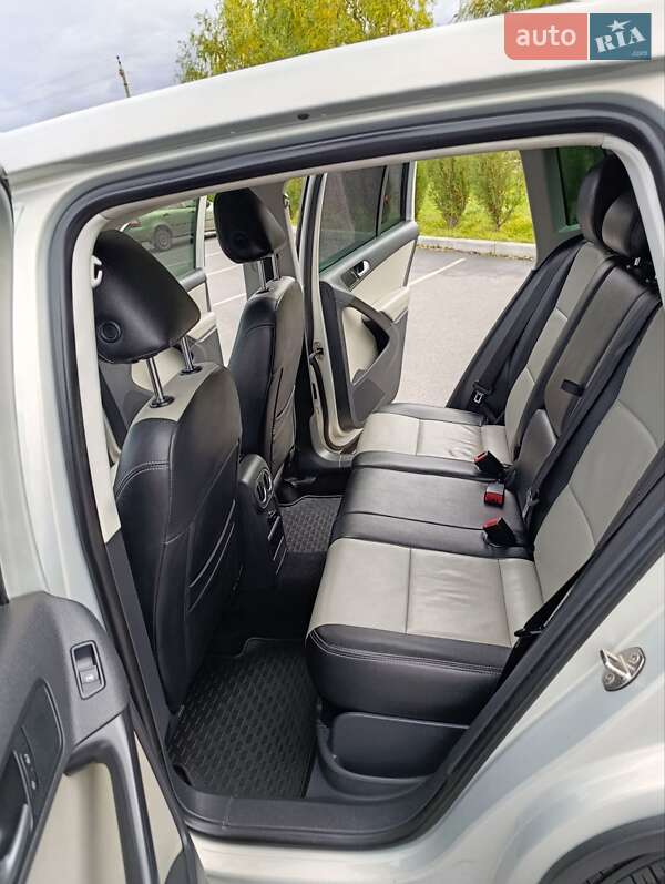 Внедорожник / Кроссовер Volkswagen Tiguan 2012 в Хмельнике