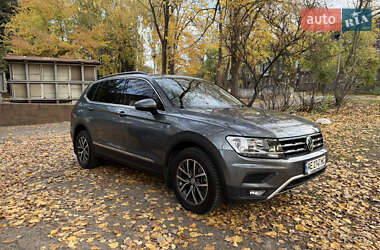 Позашляховик / Кросовер Volkswagen Tiguan 2018 в Дніпрі