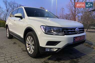 Внедорожник / Кроссовер Volkswagen Tiguan 2019 в Львове