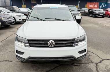 Внедорожник / Кроссовер Volkswagen Tiguan 2020 в Киеве