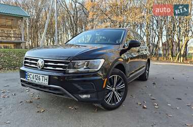 Внедорожник / Кроссовер Volkswagen Tiguan 2017 в Львове