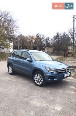 Внедорожник / Кроссовер Volkswagen Tiguan 2017 в Гадяче
