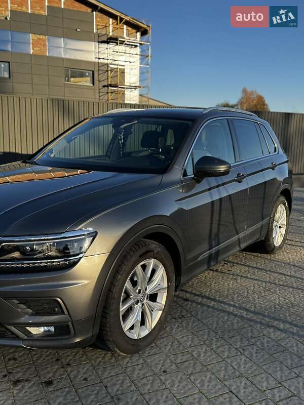 Внедорожник / Кроссовер Volkswagen Tiguan 2019 в Львове