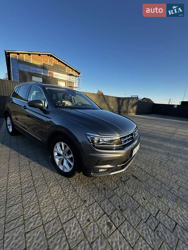Внедорожник / Кроссовер Volkswagen Tiguan 2019 в Львове