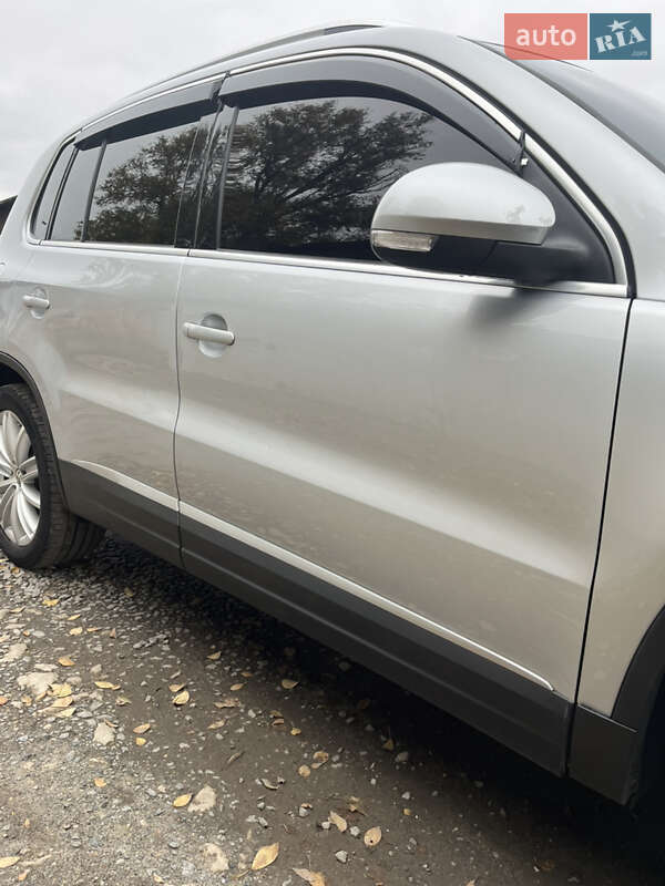 Внедорожник / Кроссовер Volkswagen Tiguan 2012 в Харькове