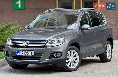 Позашляховик / Кросовер Volkswagen Tiguan 2016 в Одесі